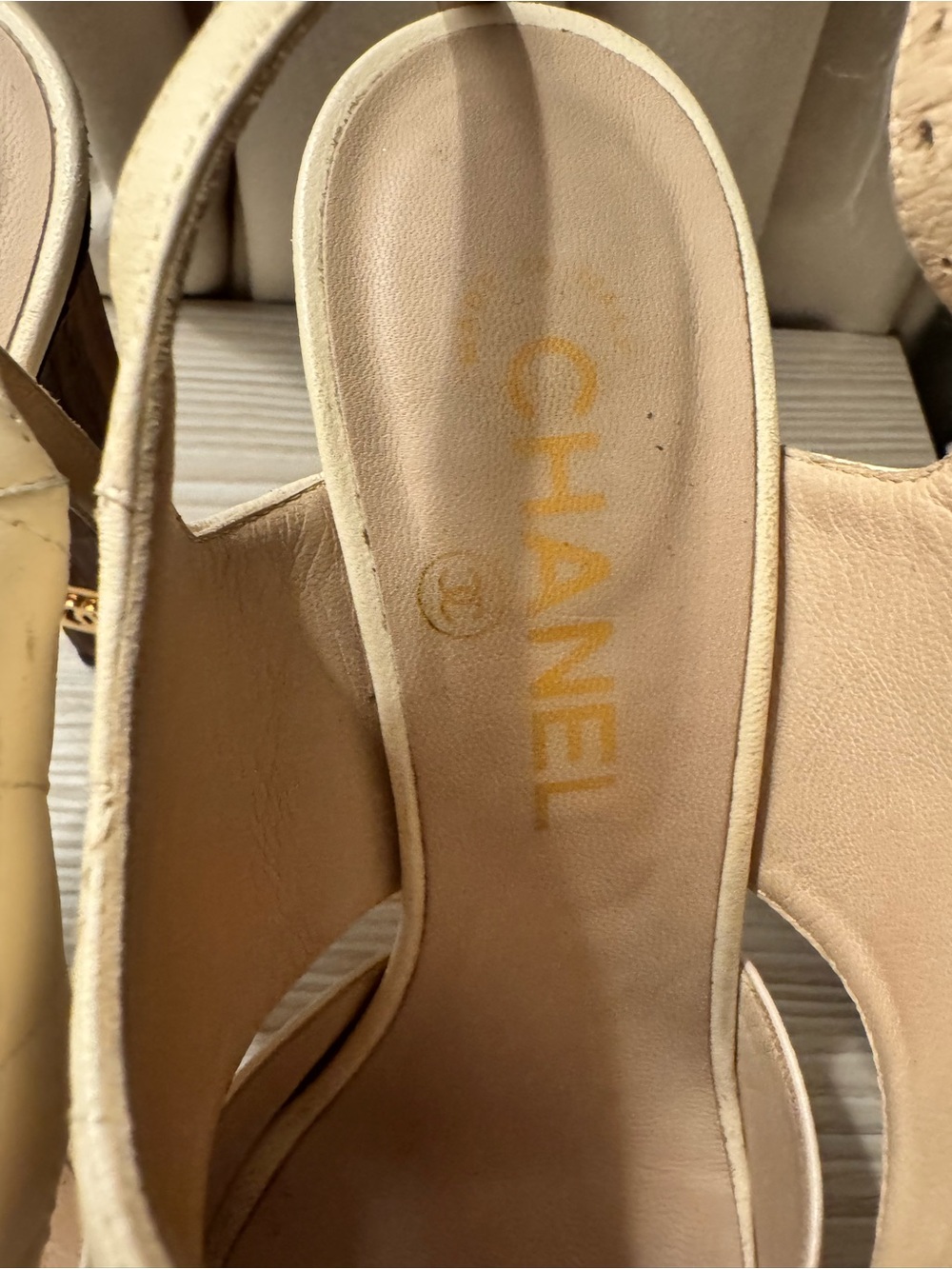 CHANEL Cream Platform Wood Block Slingback Heels CC LOGO - Picture 3 of 15